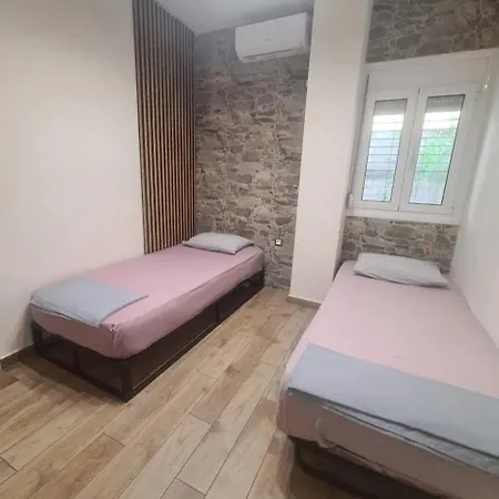 Island Siblings Apartment